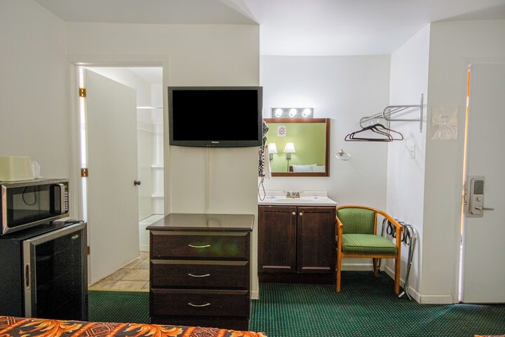 Room 36 of 106
