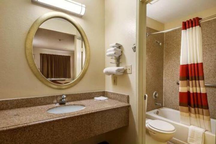 Room 15 of 18