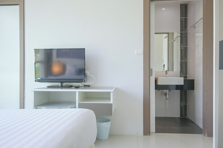 Room 16 of 60