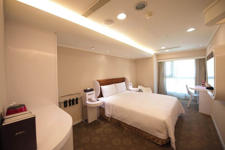 Room 31 of 61