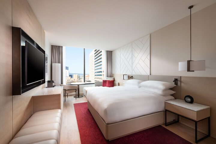 Room 4 of 95