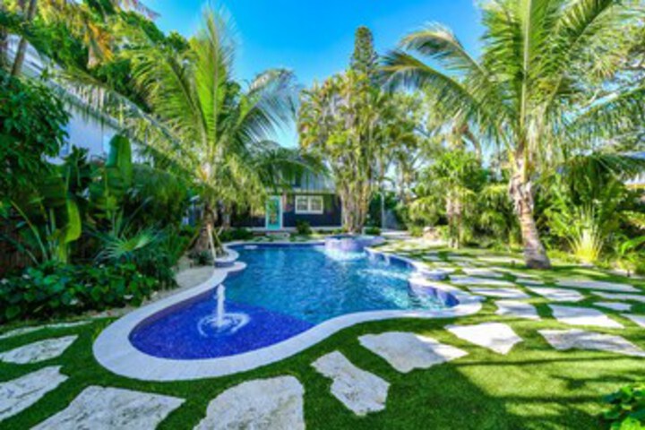 Pool 13 of 25