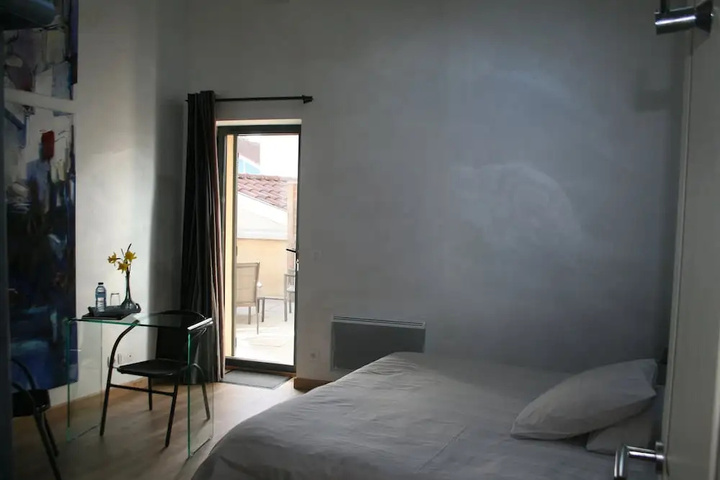 Room 5 of 17