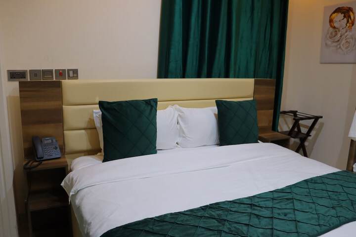 Room 22 of 111