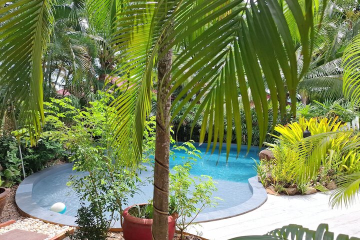 Pool 32 of 50