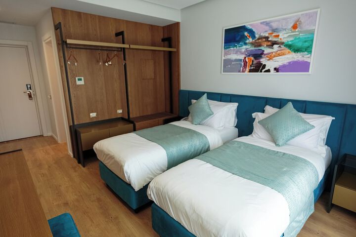 Room 43 of 107