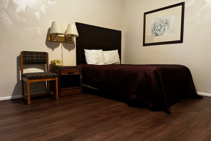 Economy Room 1 Double Bed (5 of 16)