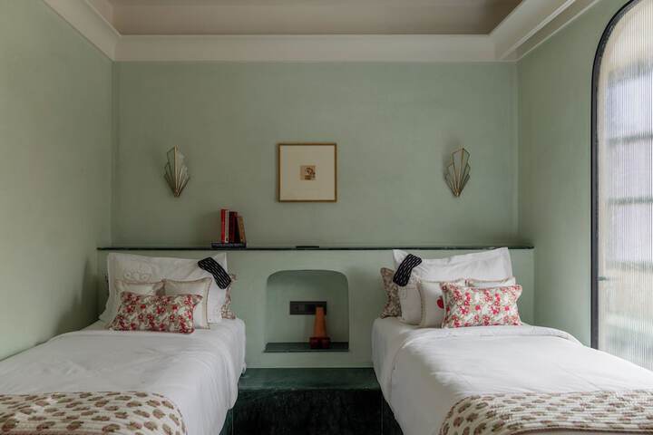 Room 8 of 64