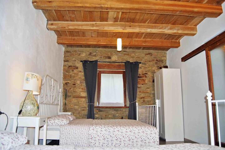 Room 9 of 16