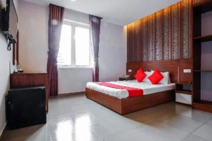 Room 3 of 8