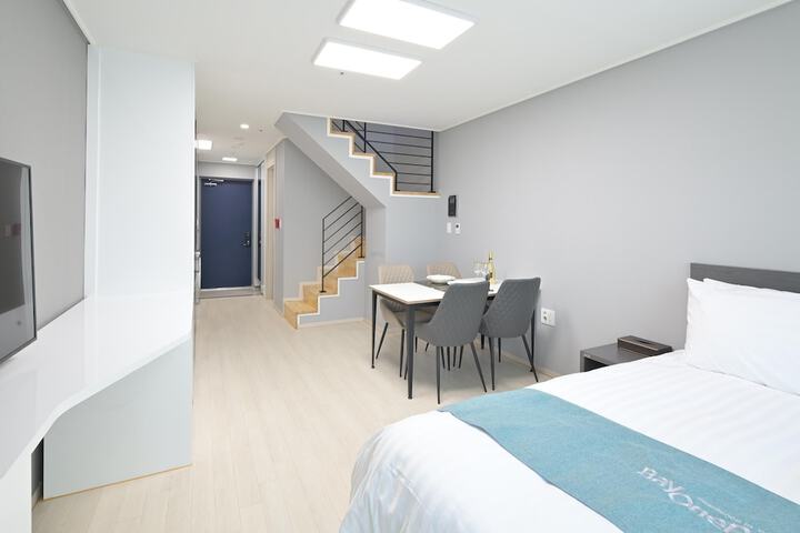 Room 14 of 36