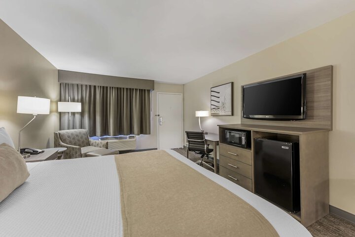 Room 9 of 44