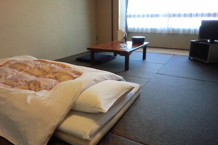 Room 10 of 24