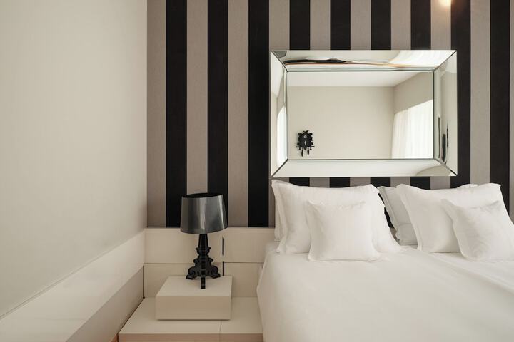 Room 21 of 42