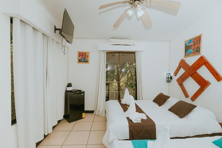Room 11 of 80
