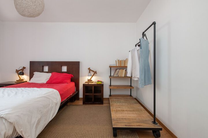 Room 2 of 28