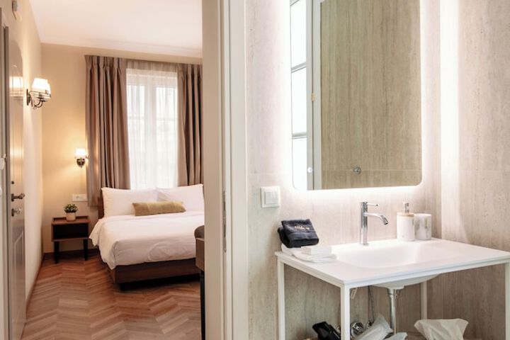 Room 41 of 115