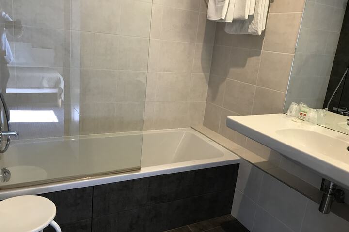 Room 20 of 42