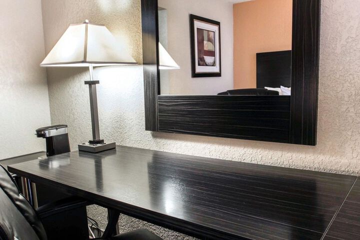 2 Double Beds (5 of 9)