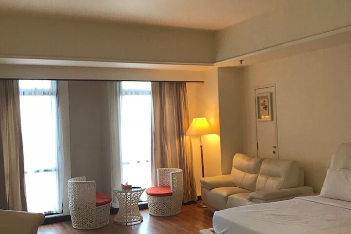 Room 13 of 71