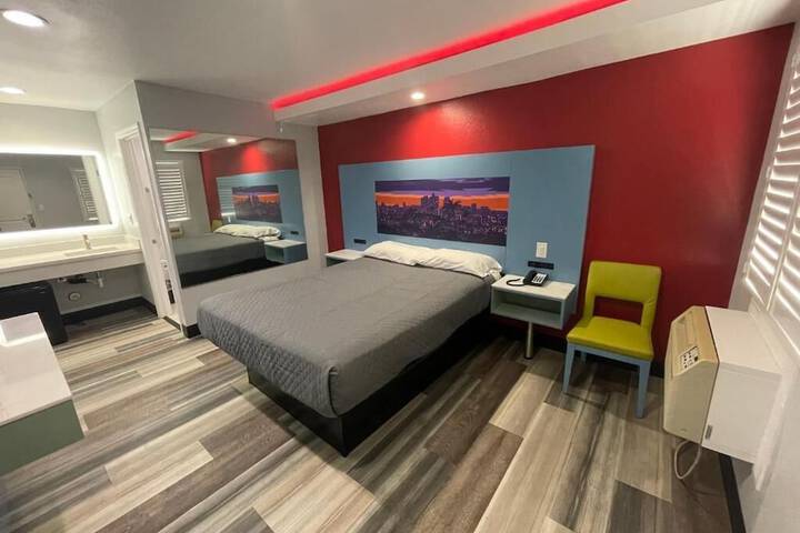Room 8 of 20