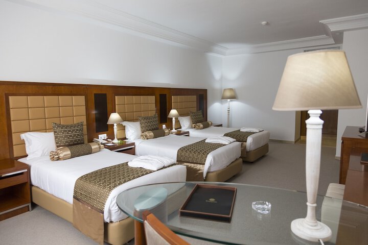 Room 16 of 37