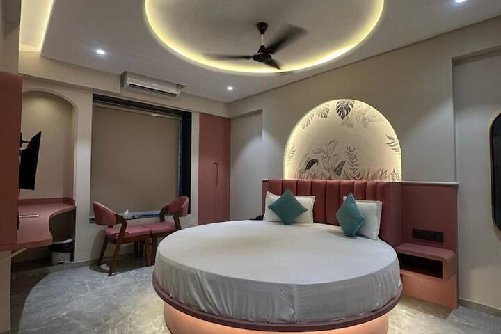 Room 4 of 18