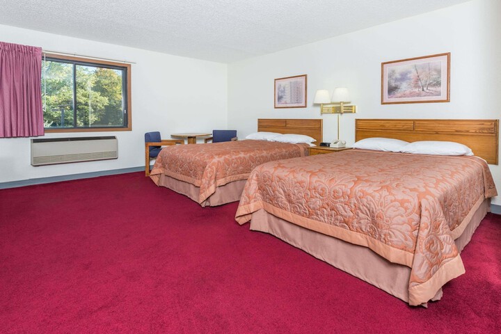 2 Double Beds (2 of 11)