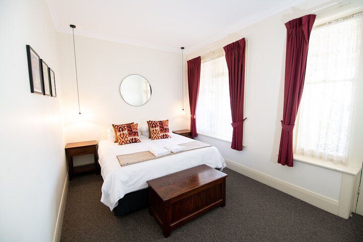 Room 9 of 34