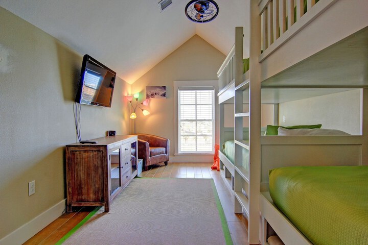 Room 6 of 27