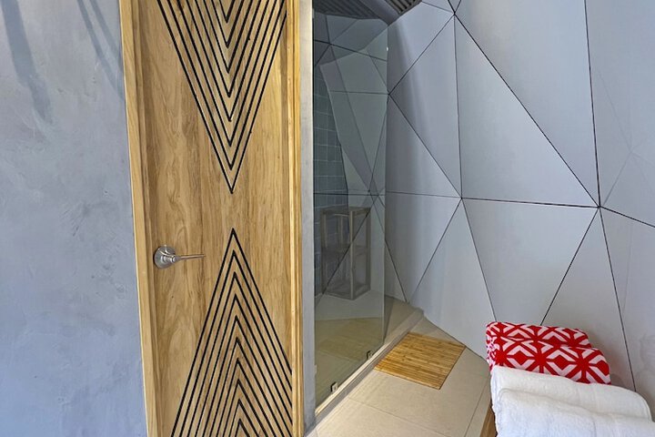 Room 43 of 89