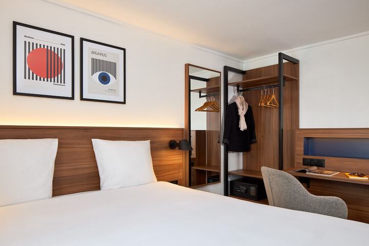 Room 15 of 31
