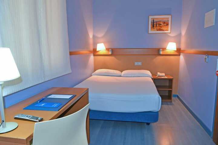 Room 8 of 31