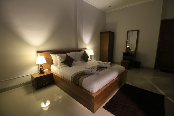 Room 4 of 34