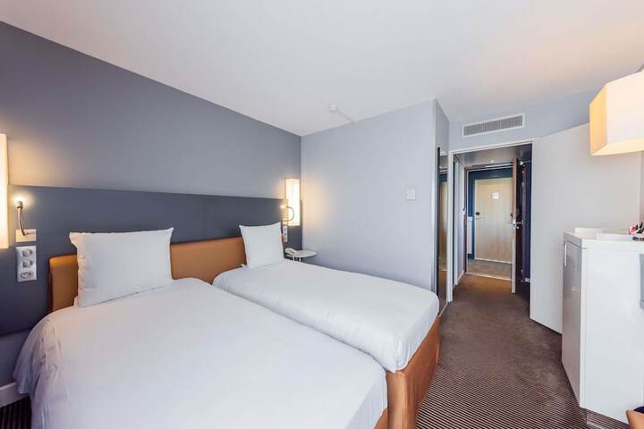 Room 20 of 75