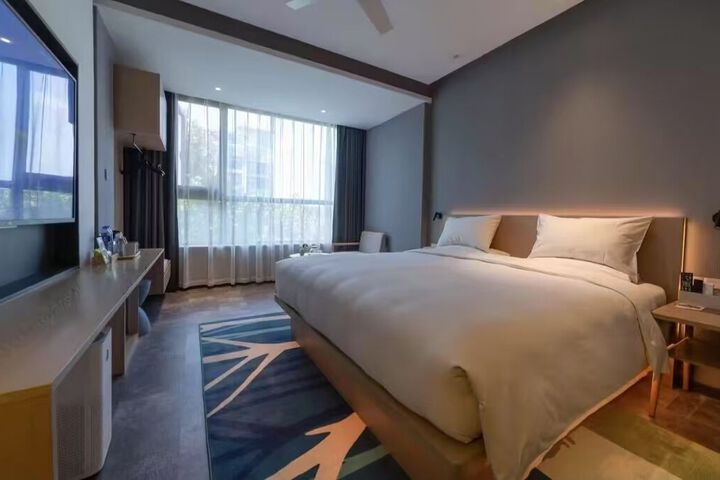 Room 9 of 25
