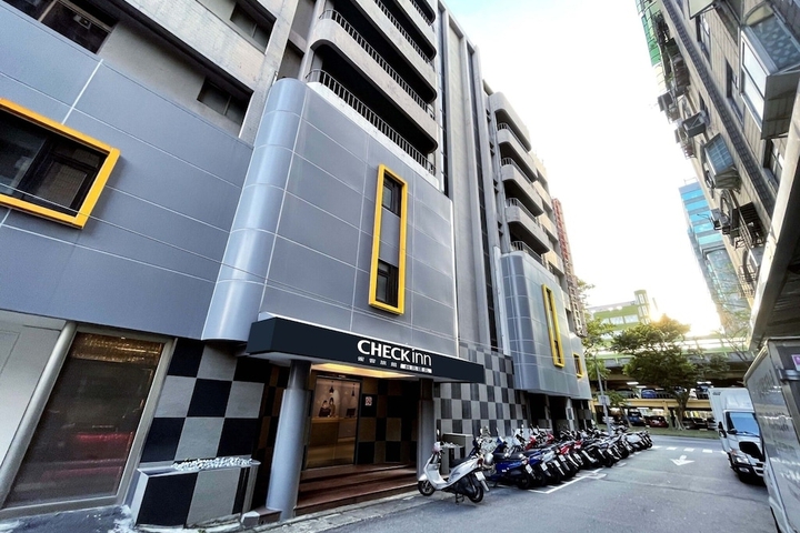 CHECK INN TAIPEI JIANBEI