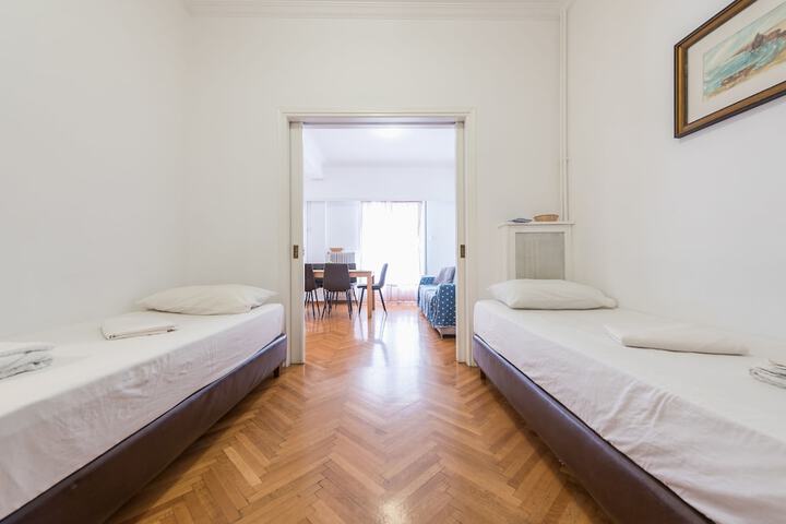Room 2 of 20