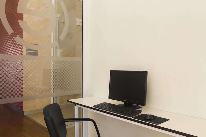 Business Center 27 of 28