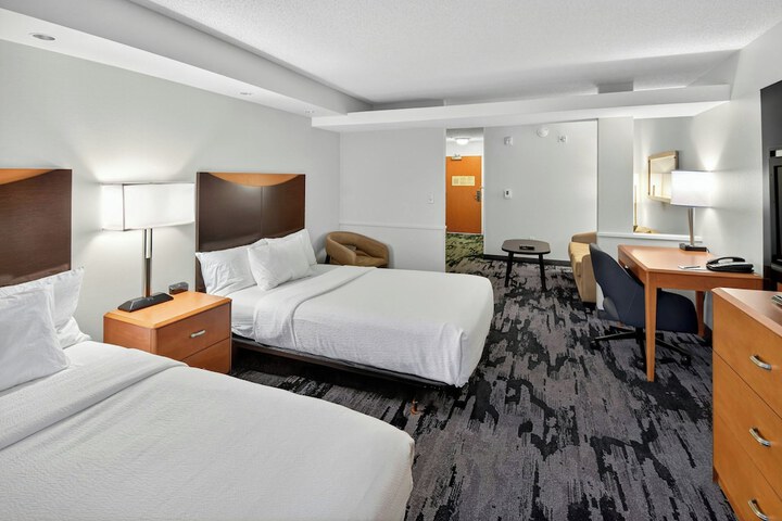 Room 11 of 25