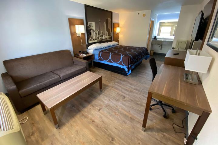 1 King Bed (1 of 8)
