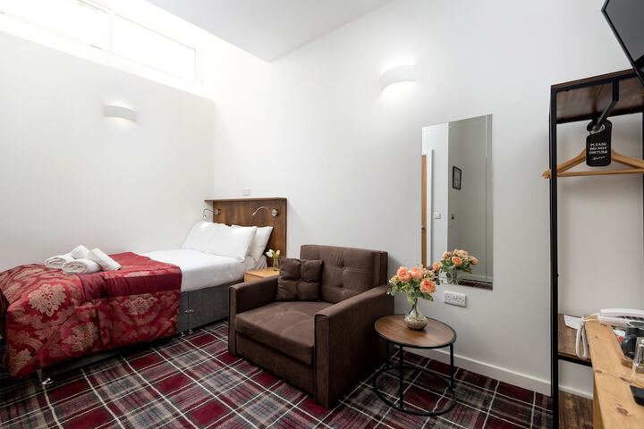 Room 15 of 34