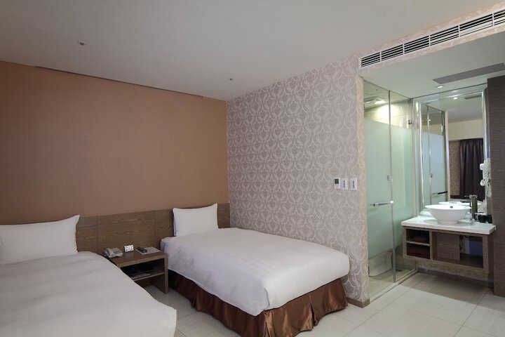 Room 12 of 62