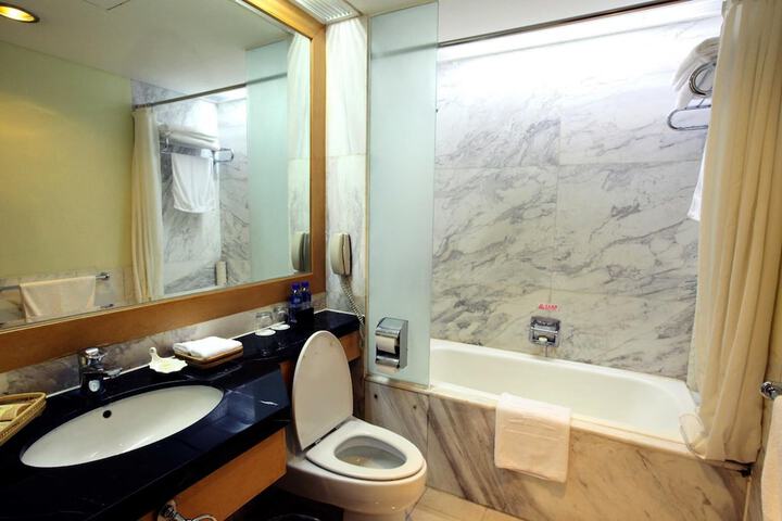 Room 52 of 95