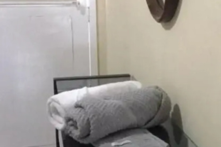 Room 2 of 7