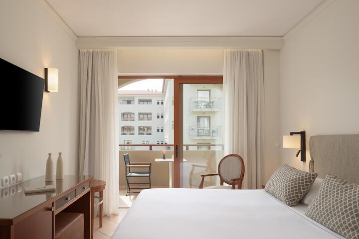 Room 35 of 357