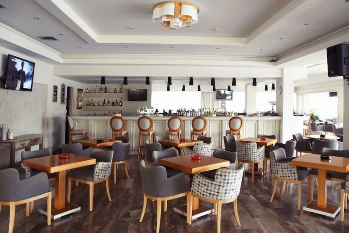 Lounge 59 of 70
