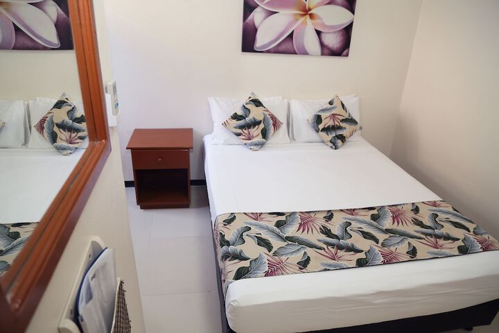 Room 6 of 112
