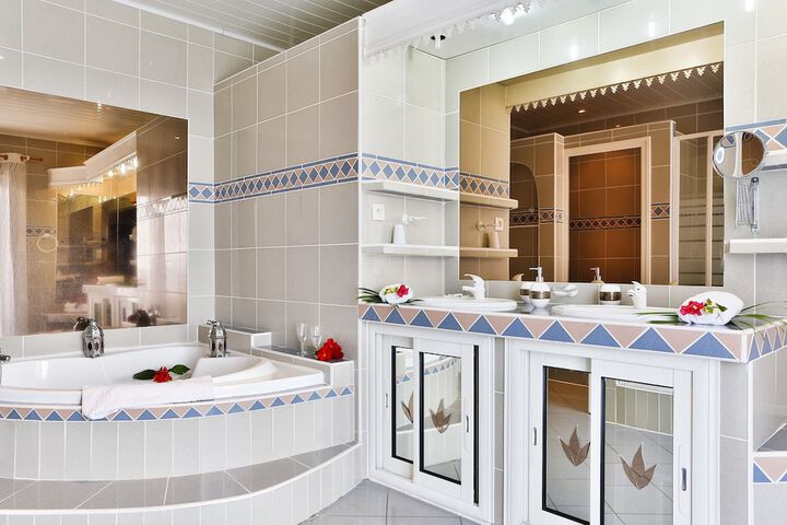 Bathroom Interior Photo