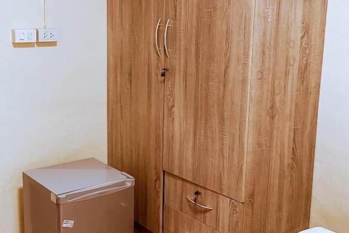 Room 25 of 37